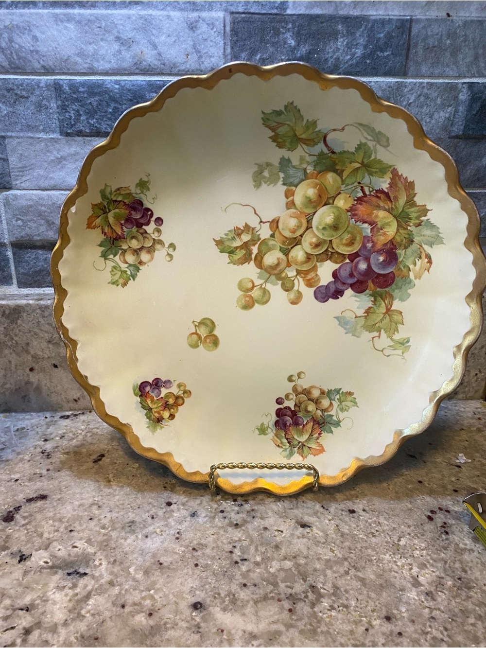 Vintage EMPIRE CHINA Heavy Gold Band GRAPES 10 1/2” Cabinet Plate